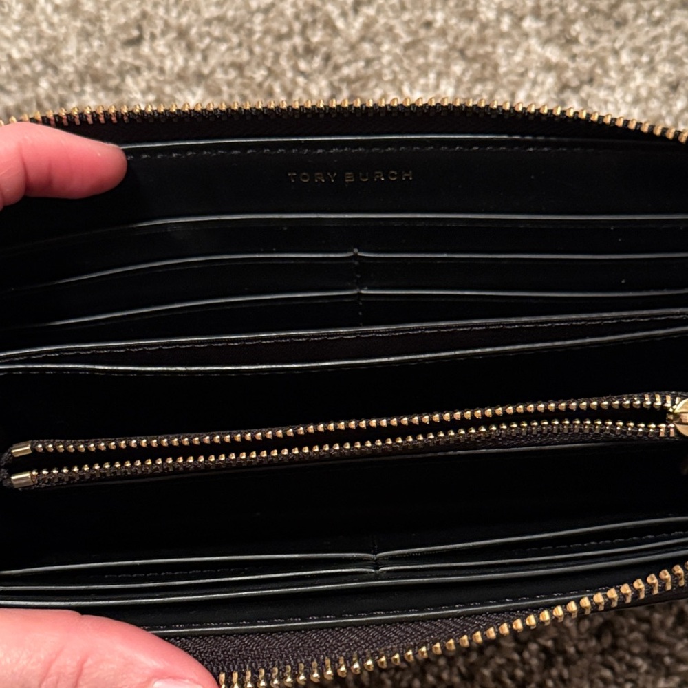 Tory Burch McGraw Continental Zip Wallet - Picture 4 of 6